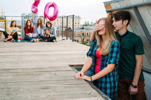Jakie kluby w Warszawie polecacie na wieczorną zabawę?